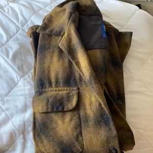 Men’s pendleton Button Down shirt Size: M